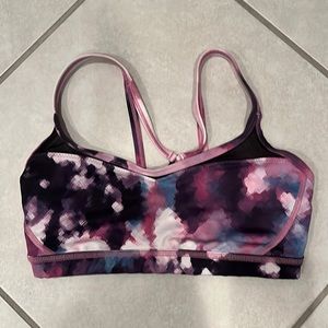 Lululemon women’s sports bra